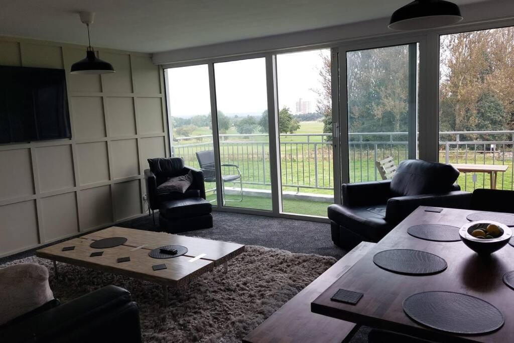 3 Bedroom Apartment With Golf Course View Нюкасъл ъпон Тайн Екстериор снимка