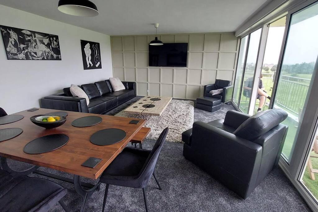 3 Bedroom Apartment With Golf Course View Нюкасъл ъпон Тайн Екстериор снимка