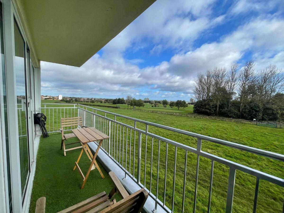 3 Bedroom Apartment With Golf Course View Нюкасъл ъпон Тайн Екстериор снимка